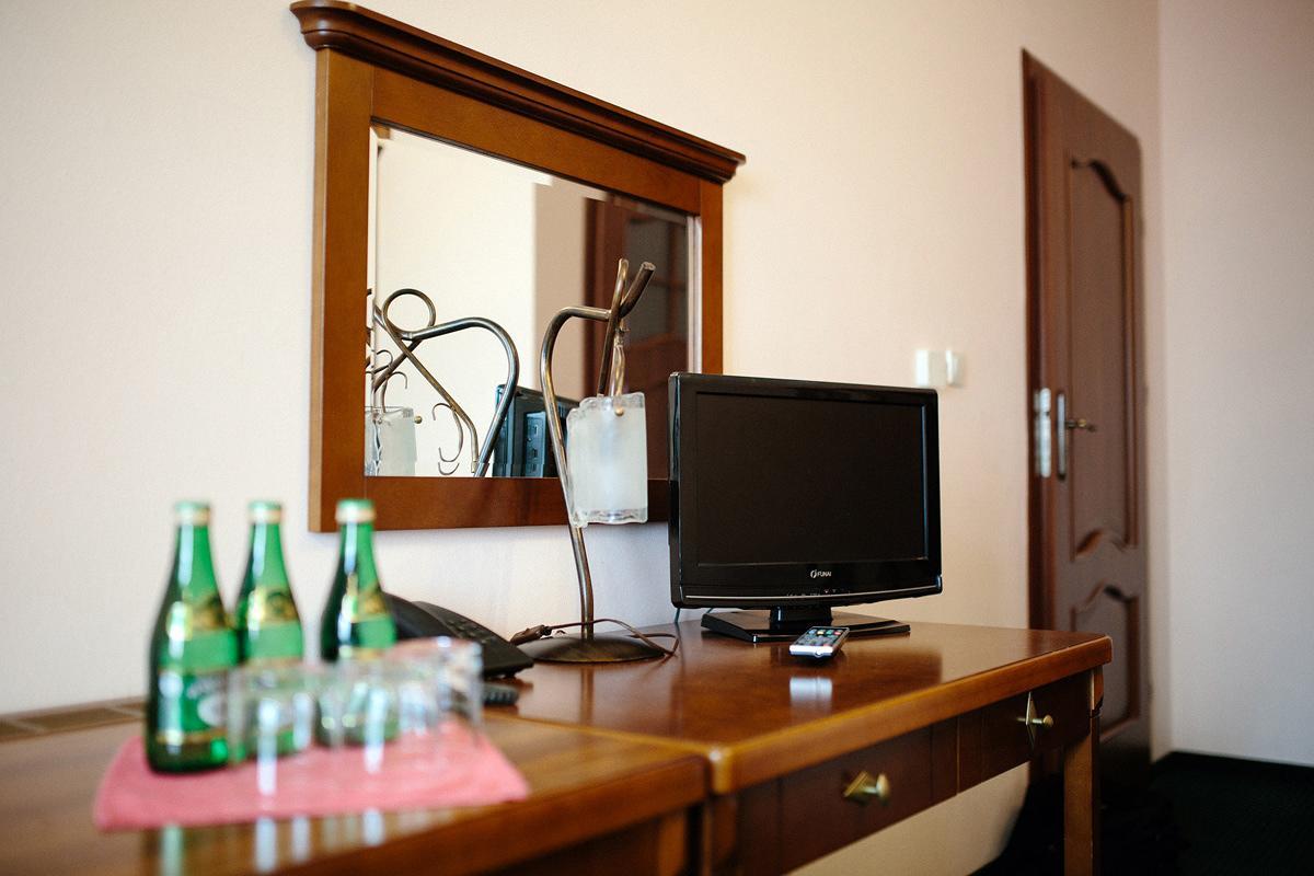 Palac Koronny Noclegi & Wypoczynek Wodzisław Buitenkant foto
